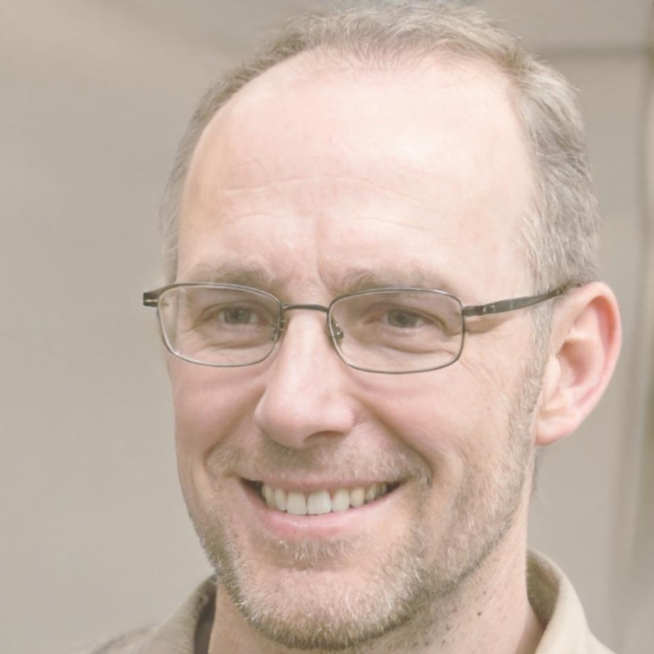 Portrait of Ronan Tallberg, Contract Strategy Specialist